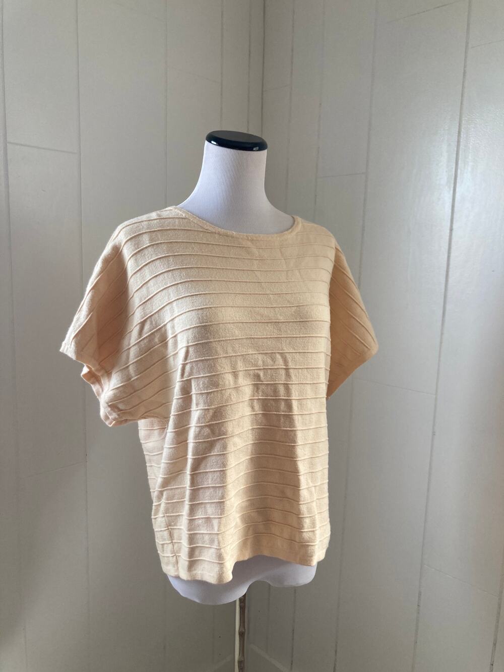 Tahari Off White Short Sleeve Sweater, Size L